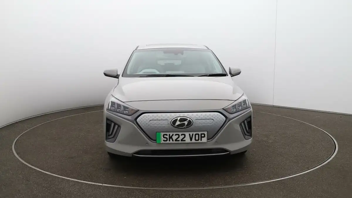 2022-hyundai-ioniq-e-premium-se-electric-big-42