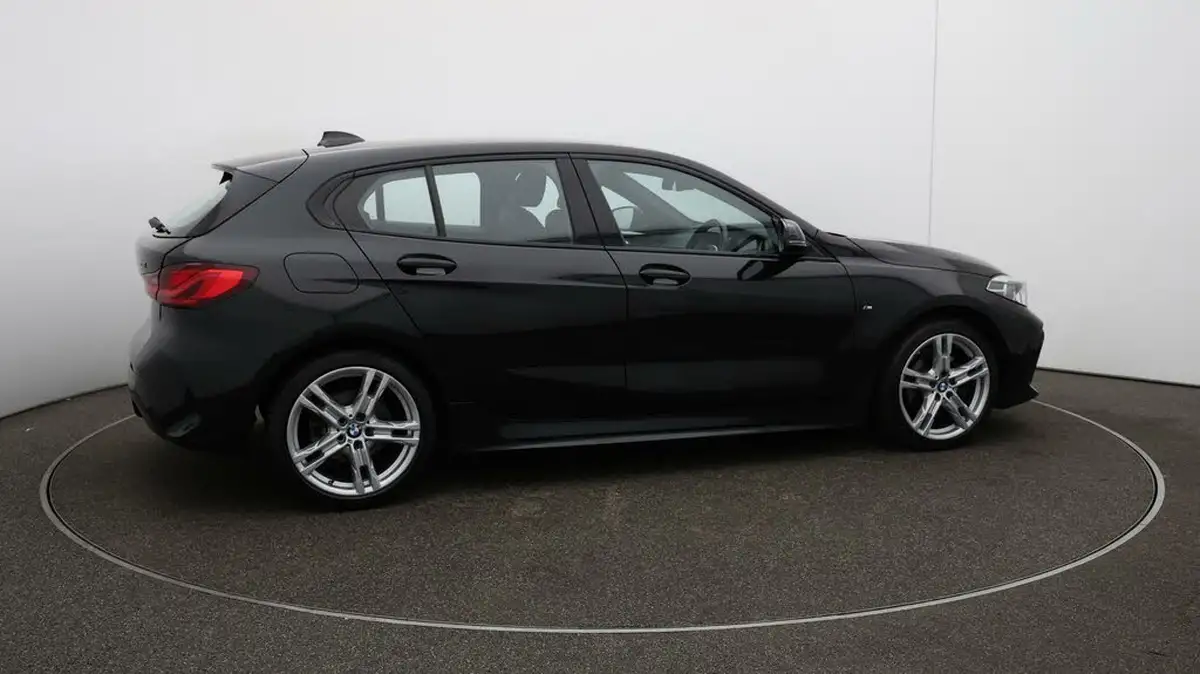 2022-bmw-1-series-15-118i-m-sport-lcp-dct-big-44