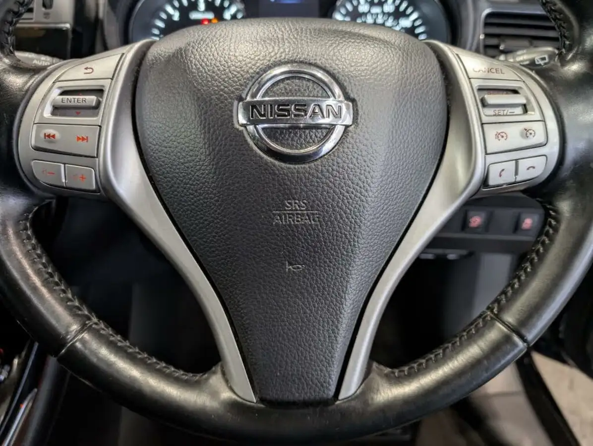 2014-nissan-pulsar-15dci-tekna-big-20