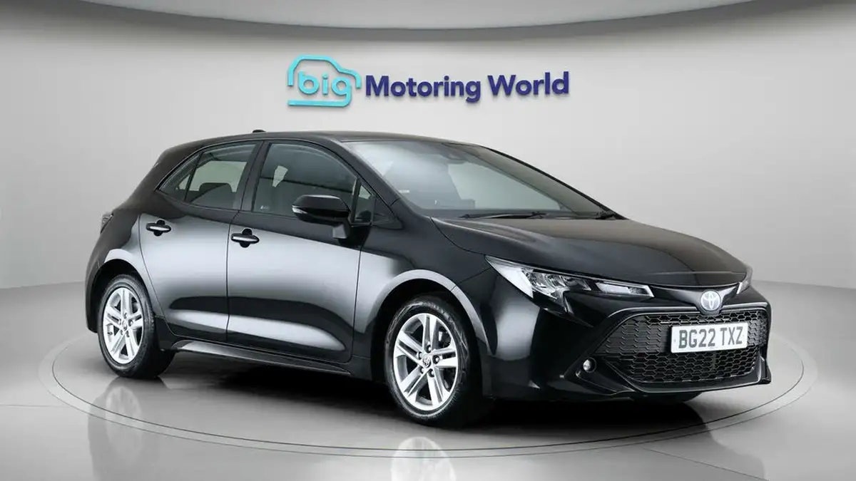 2022-toyota-corolla-18-vvt-i-icon-120bhp-trk-hatchback-5d-big-0