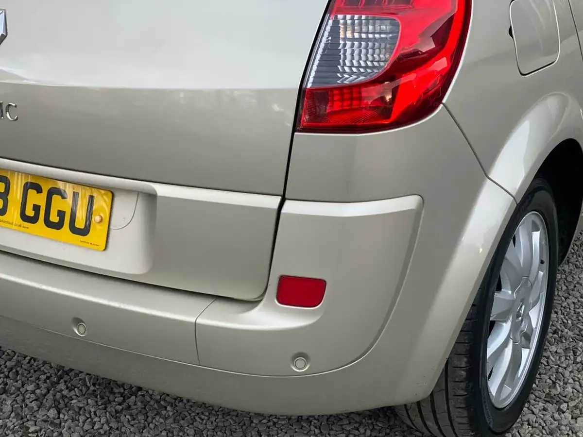 2008-renault-scenic-16-dynamique-big-24