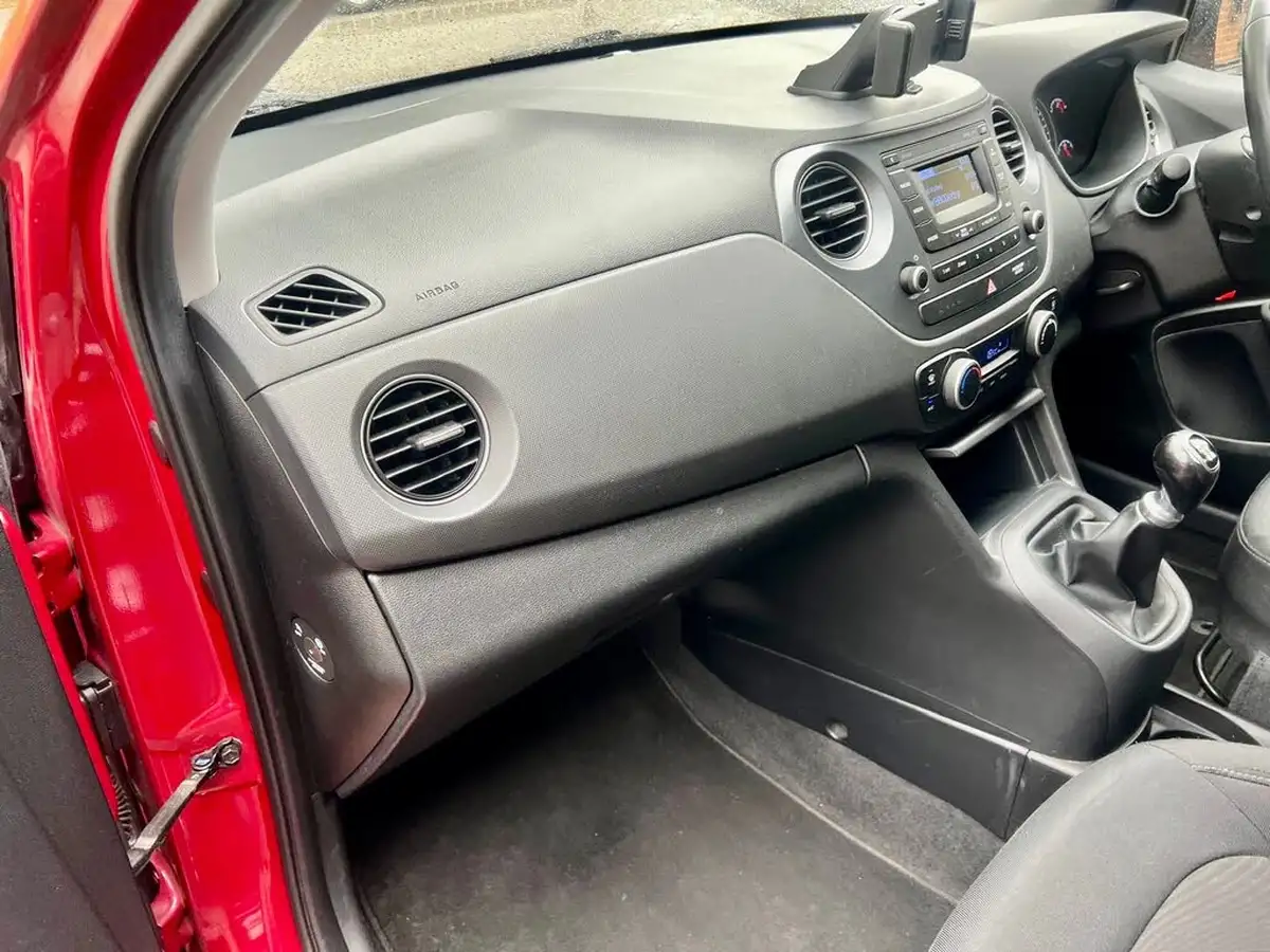 2017-hyundai-i10-10-premium-big-19