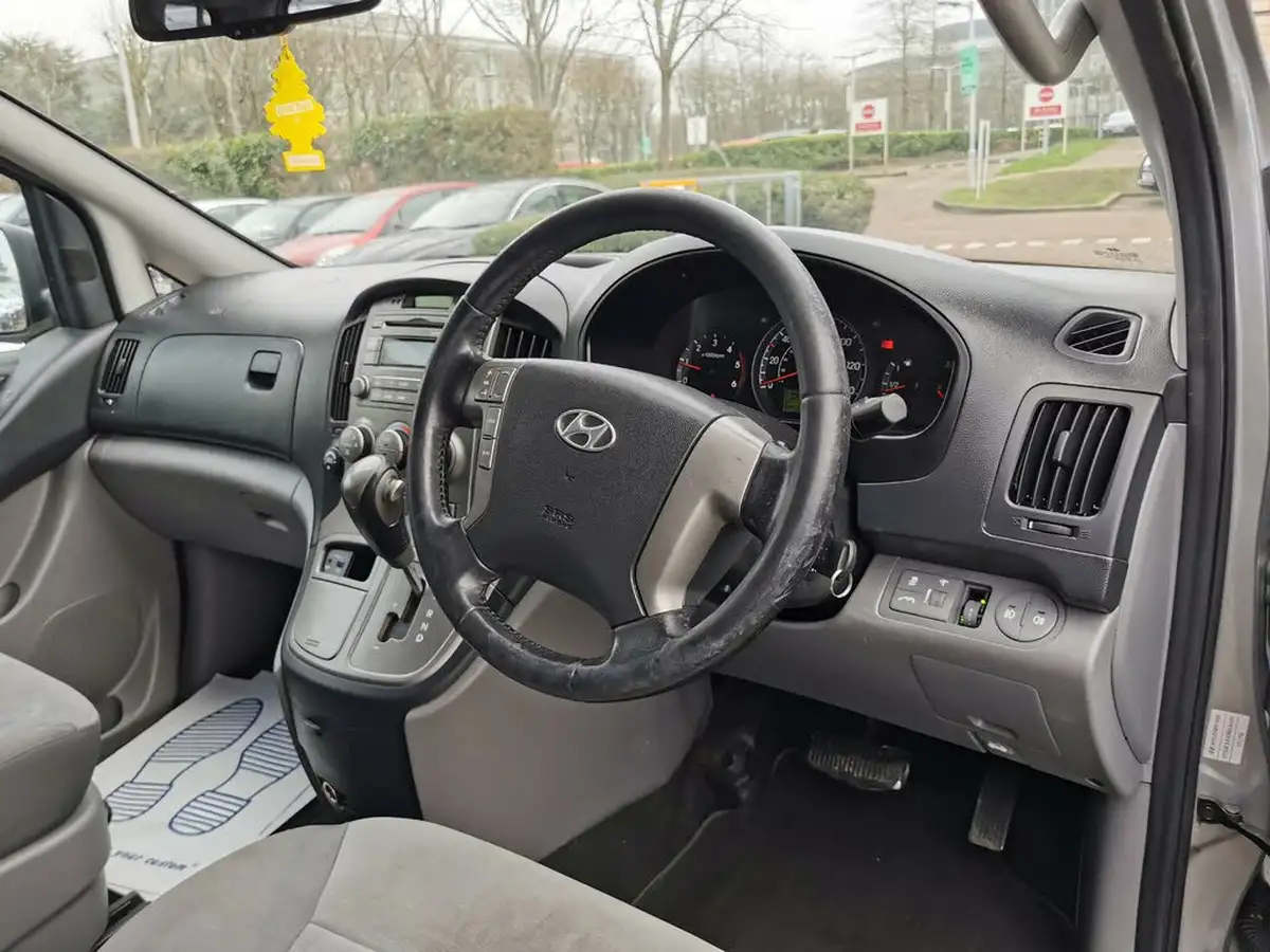 2012-hyundai-i800-25td-style-25crdi-170ps-auto-big-11
