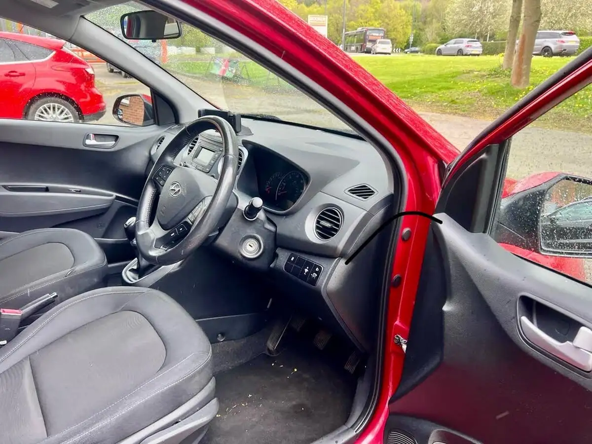2017-hyundai-i10-10-premium-big-43
