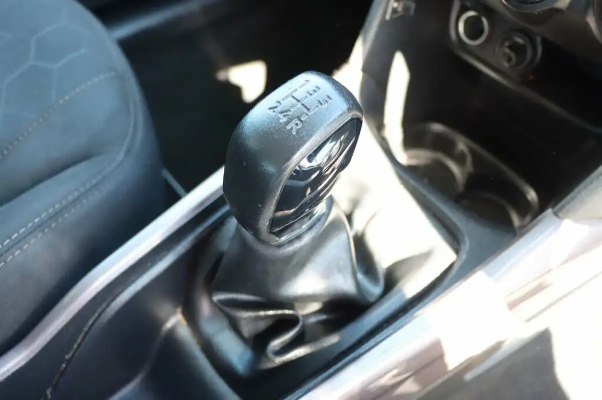 2016-peugeot-2008-crossover-12-puretech-active-big-22