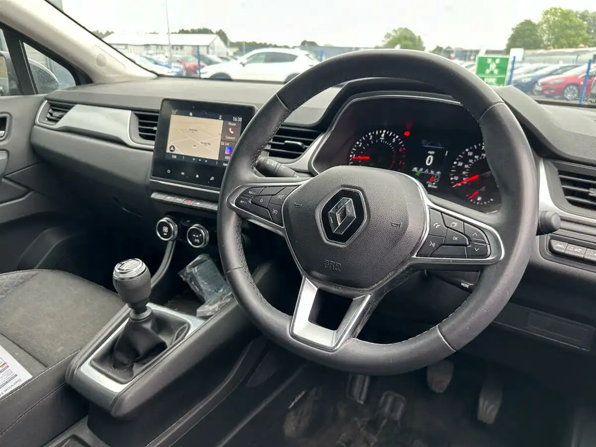 2022-renault-captur-13-tce-iconic-edition-big-4