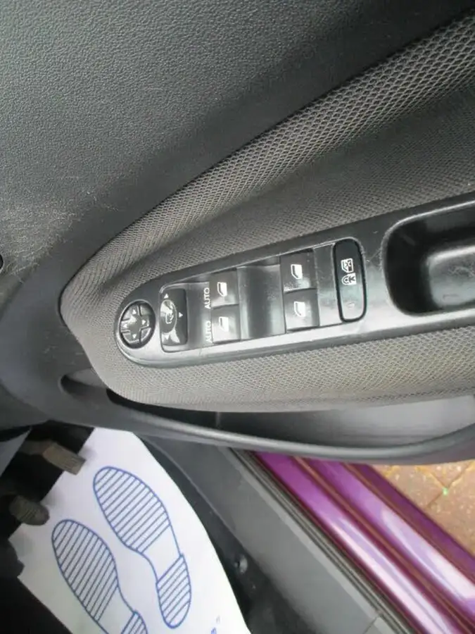 2016-citroen-c3-picasso-12-puretech-platinum-big-31