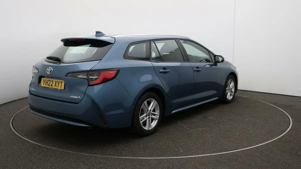 2022-toyota-corolla-18-vvt-i-icon-tech-spare-wheel-touring-sports-5d-big-52