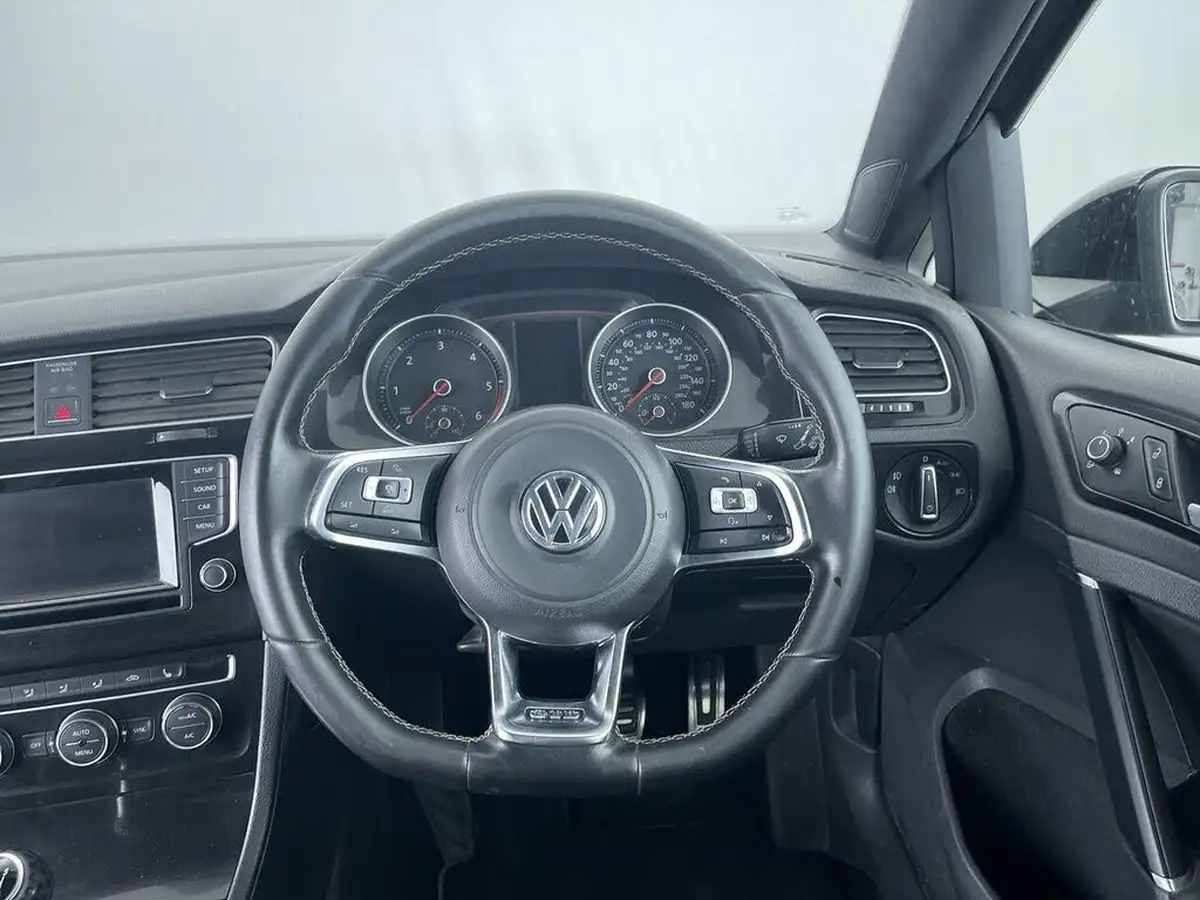 2014-volkswagen-golf-20tdi-gtd-bmt-3d-big-33