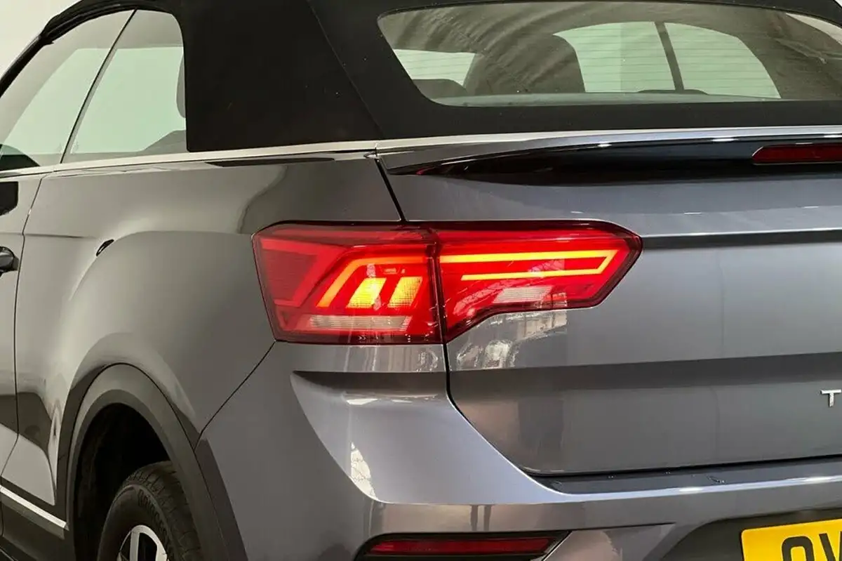 2021-volkswagen-t-roc-15-tsi-active-convertible-2d-dsg-big-27