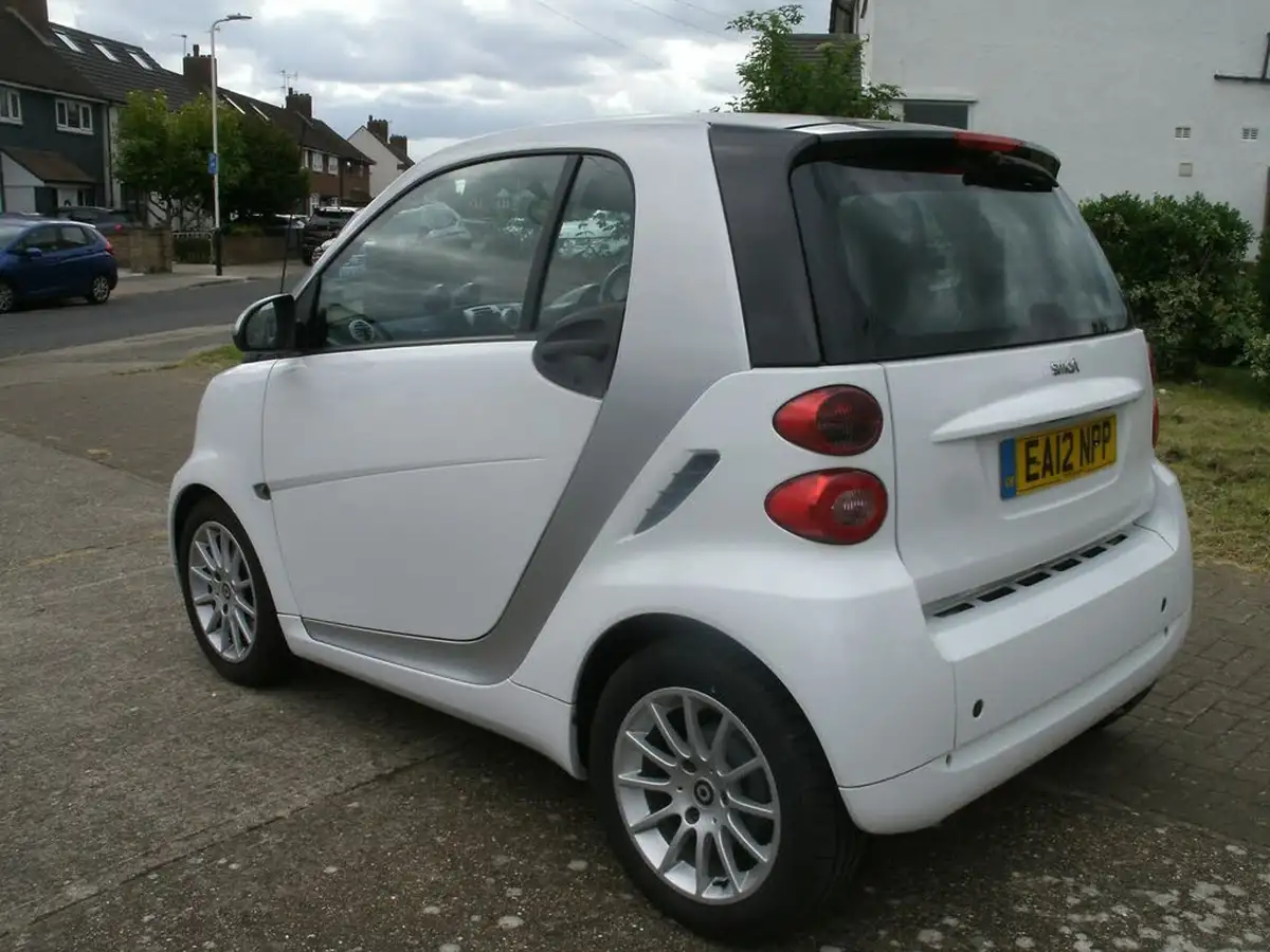 2012-smart-fortwo-10-passion-71bhp-coupe-softouch-big-5