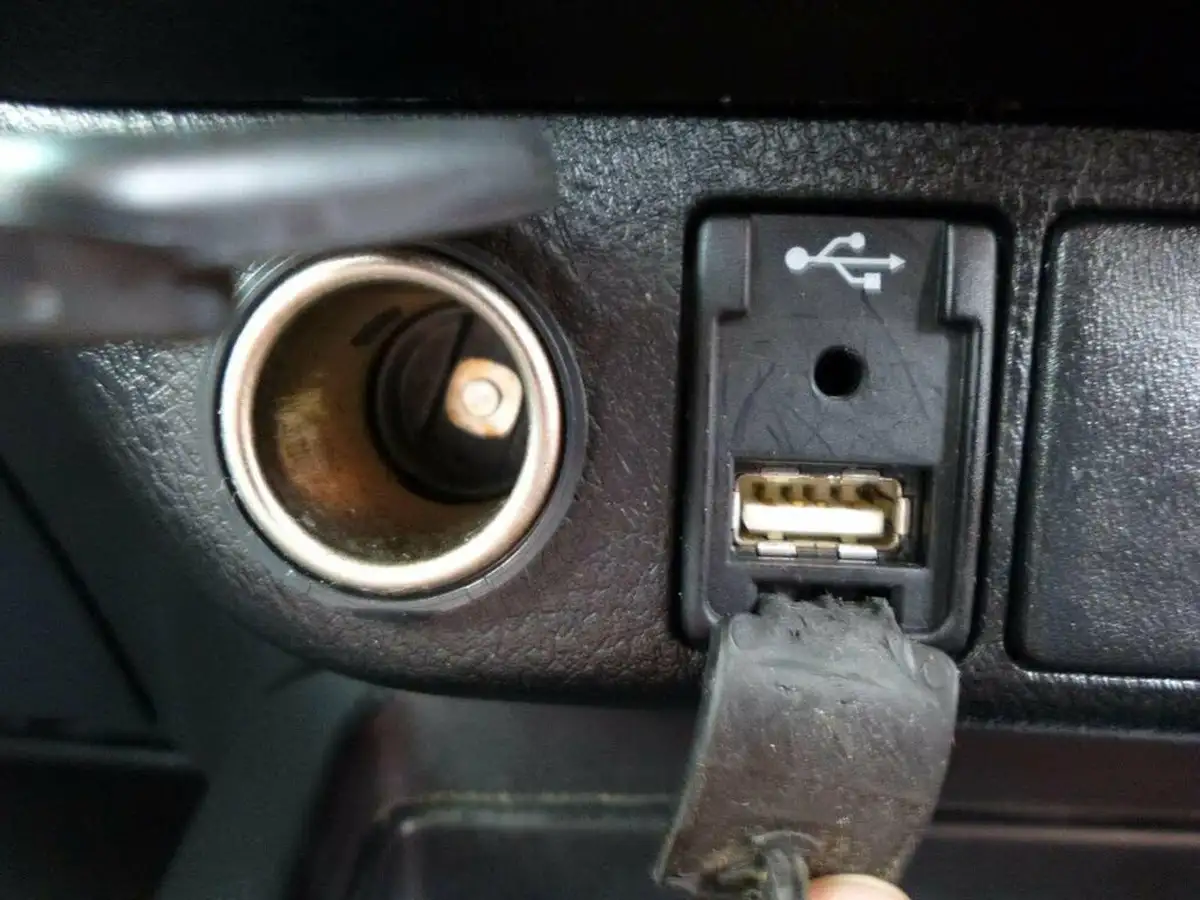 2021-toyota-hi-lux-24d-4d-icon-150hpeu6dt-e-auto-big-49