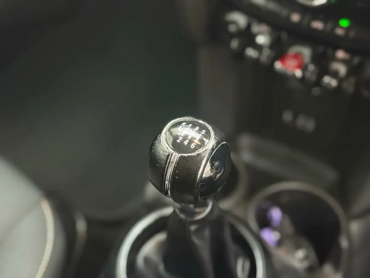 2018-mini-cooper-15-cooper-series-ii-ss-hatchback-3d-big-19