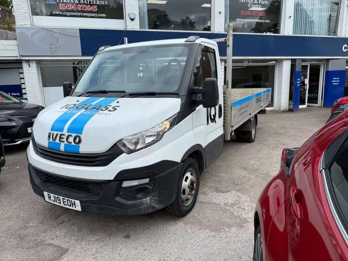 2019-iveco-daily-c-class-30td-35c18-lwb-35c18-3750-chassis-cab-big-1