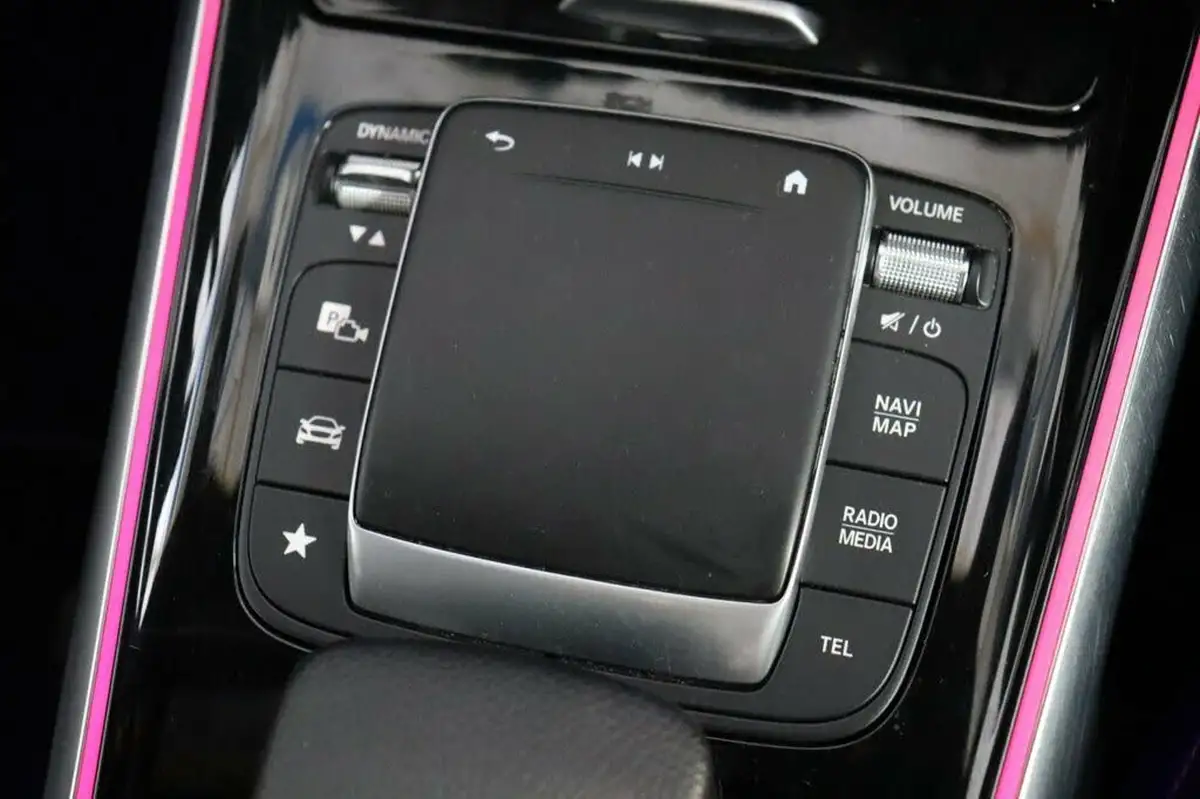 2021-mercedes-benz-glb-class-13-glb200-amg-line-premium-7g-tronic-big-32