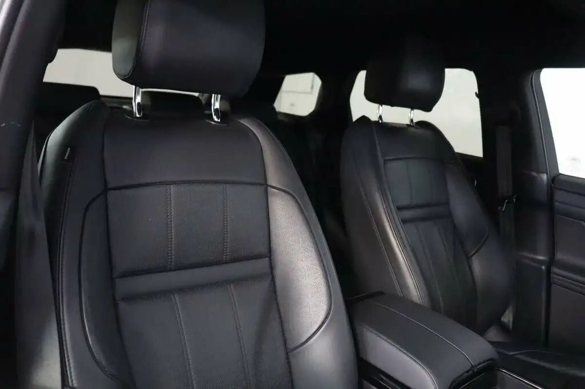 2022-land-rover-range-rover-evoque-15-p300e-r-dynamic-hse-big-28