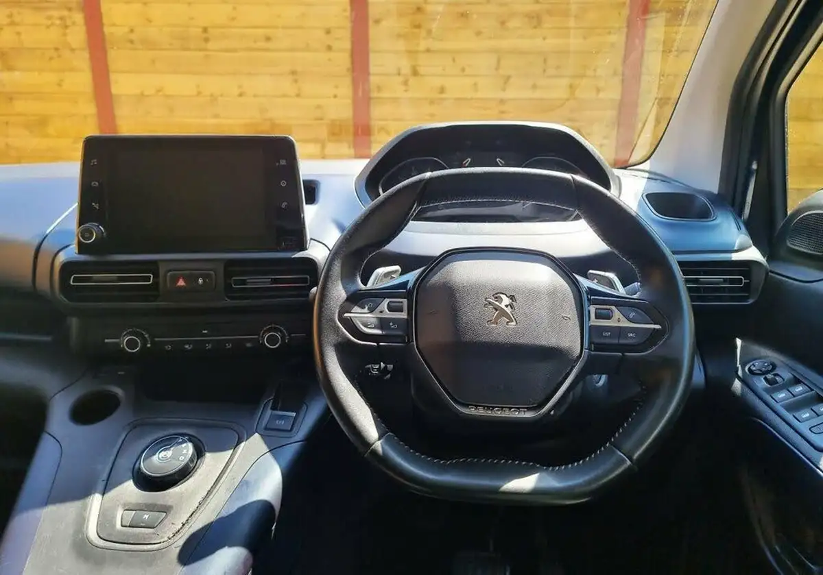 2019-peugeot-rifter-15-bluehdi-allure-130bhp-standardss-eat8-big-1