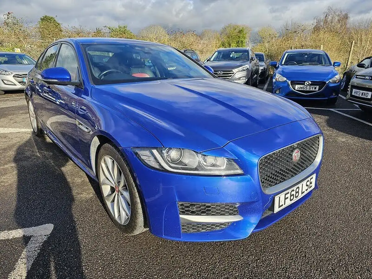 2018-jaguar-xf-20i-r-sport-250ps-saloon-4d-1997cc-big-0