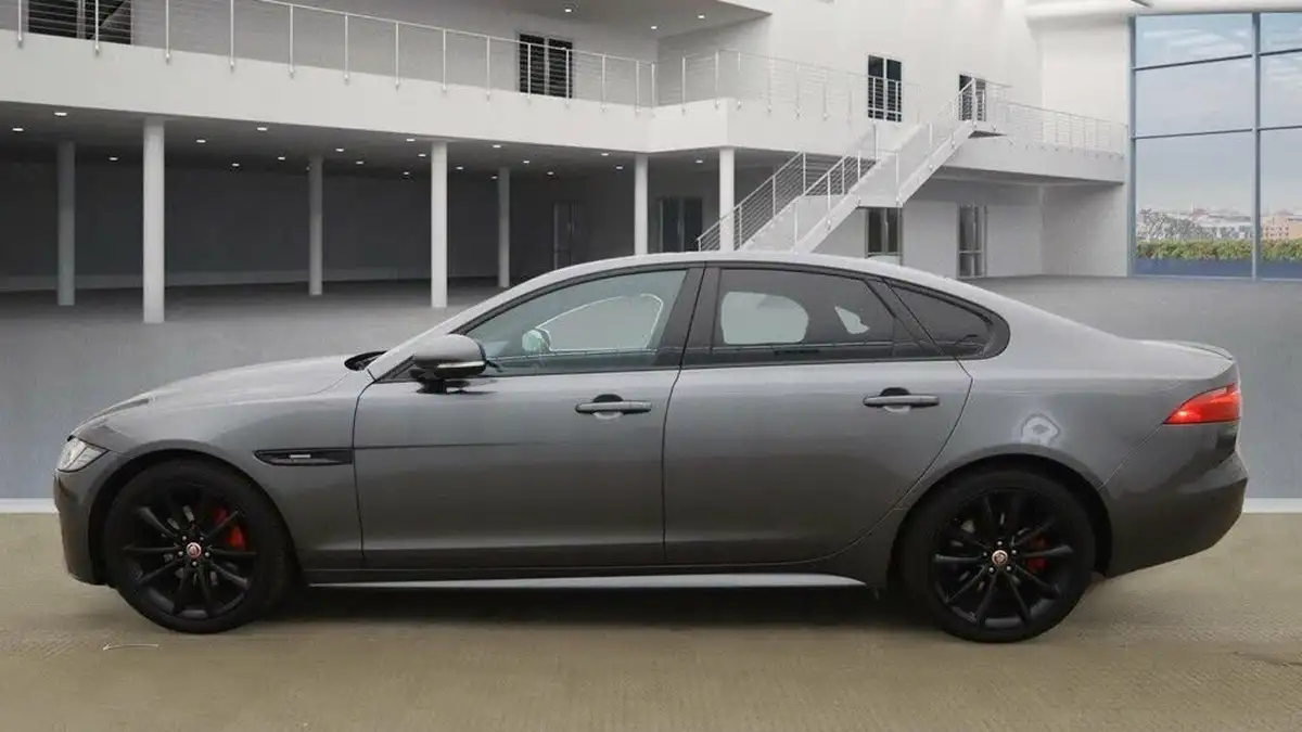2016-jaguar-xf-20td-r-sport-180ps-auto-big-11