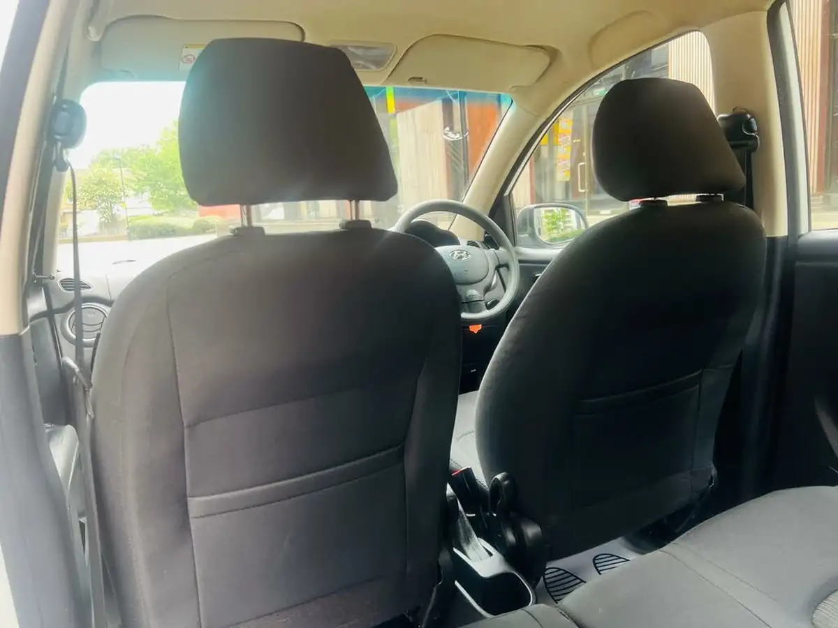 2012-hyundai-i10-12-classic-85bhp-big-9