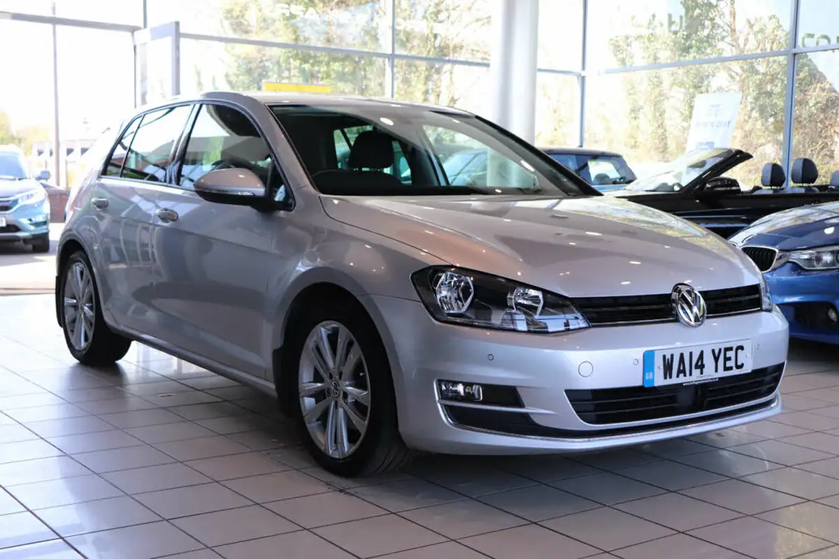 2014-volkswagen-golf-14-gt-tsi-140ps-act-hatchback-5d-1395cc-dsg-big-9