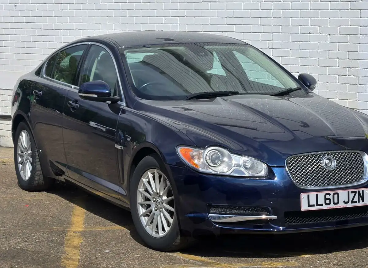 2010-jaguar-xf-30-luxury-big-23
