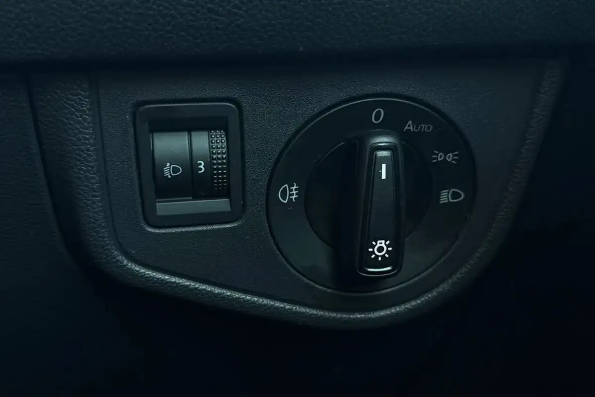 2024-volkswagen-polo-10-life-big-34