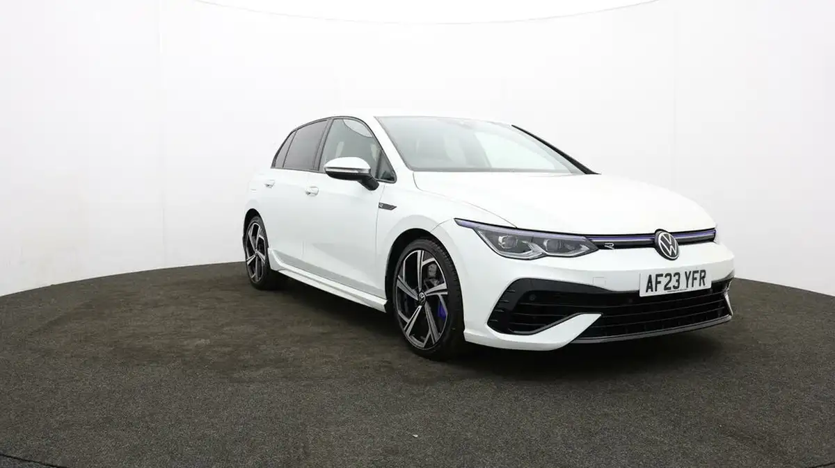 2023-volkswagen-golf-20-tsi-r-320ps-hatchback-big-47