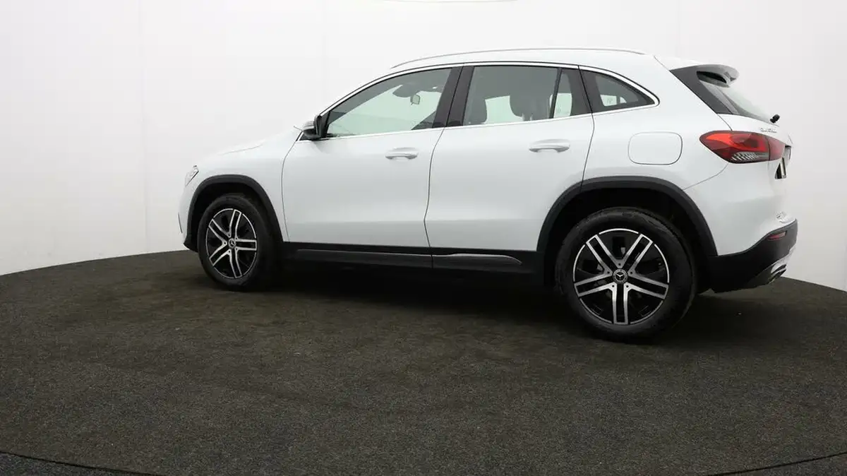 2021-mercedes-benz-gla-class-13-gla-200-sport-big-72
