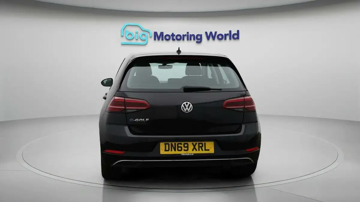 2019-volkswagen-golf-e-e-golf-big-6