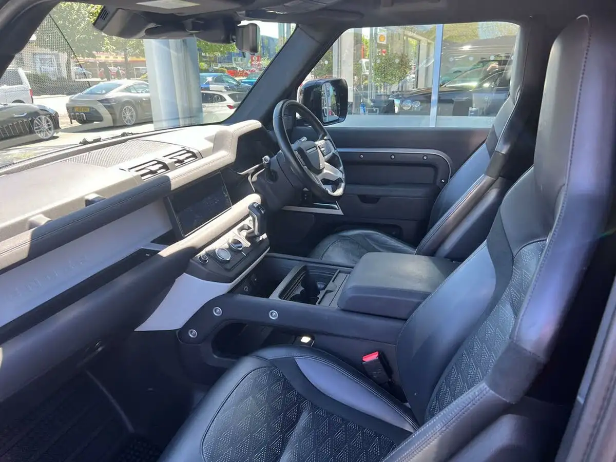 2021-land-rover-90-defender-30-d250-se-big-23