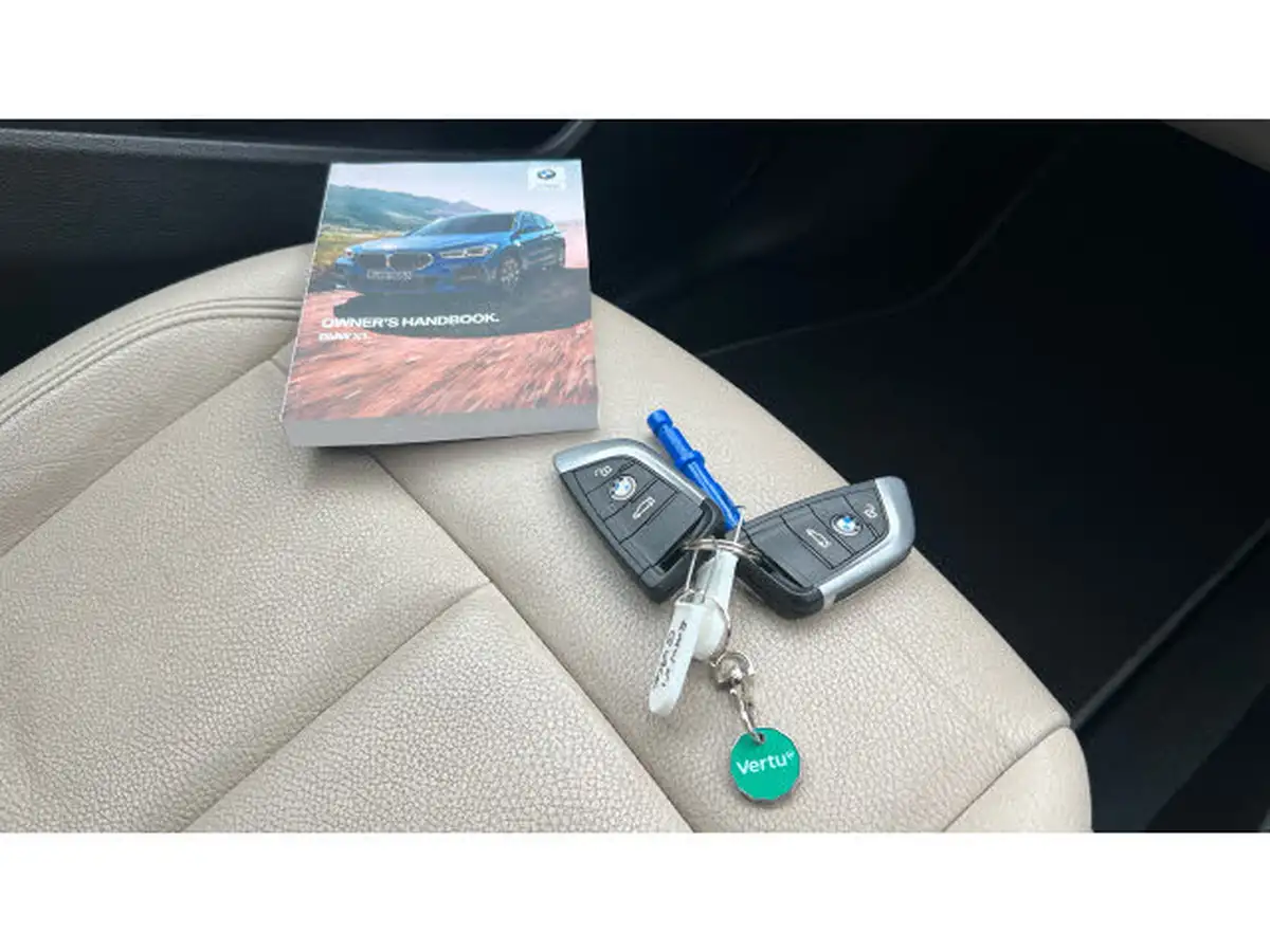 2021-bmw-x1-15-sdrive18i-xline-big-18