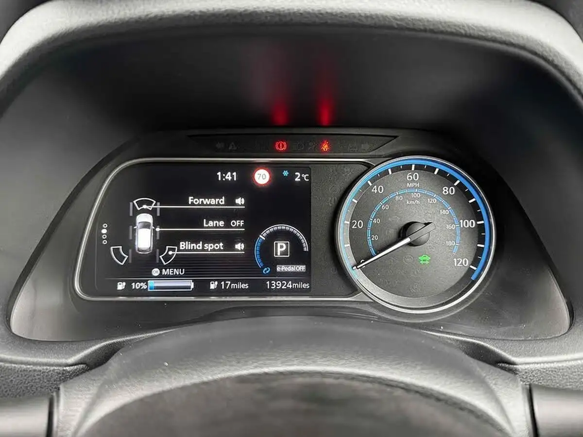 2021-nissan-leaf-e-e-n-connecta-big-45