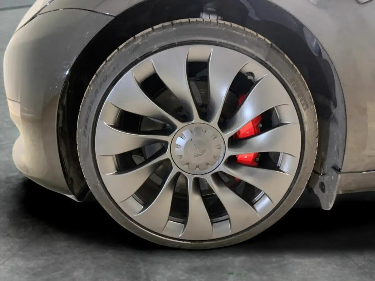2022-tesla-model-3-e-performance-big-28