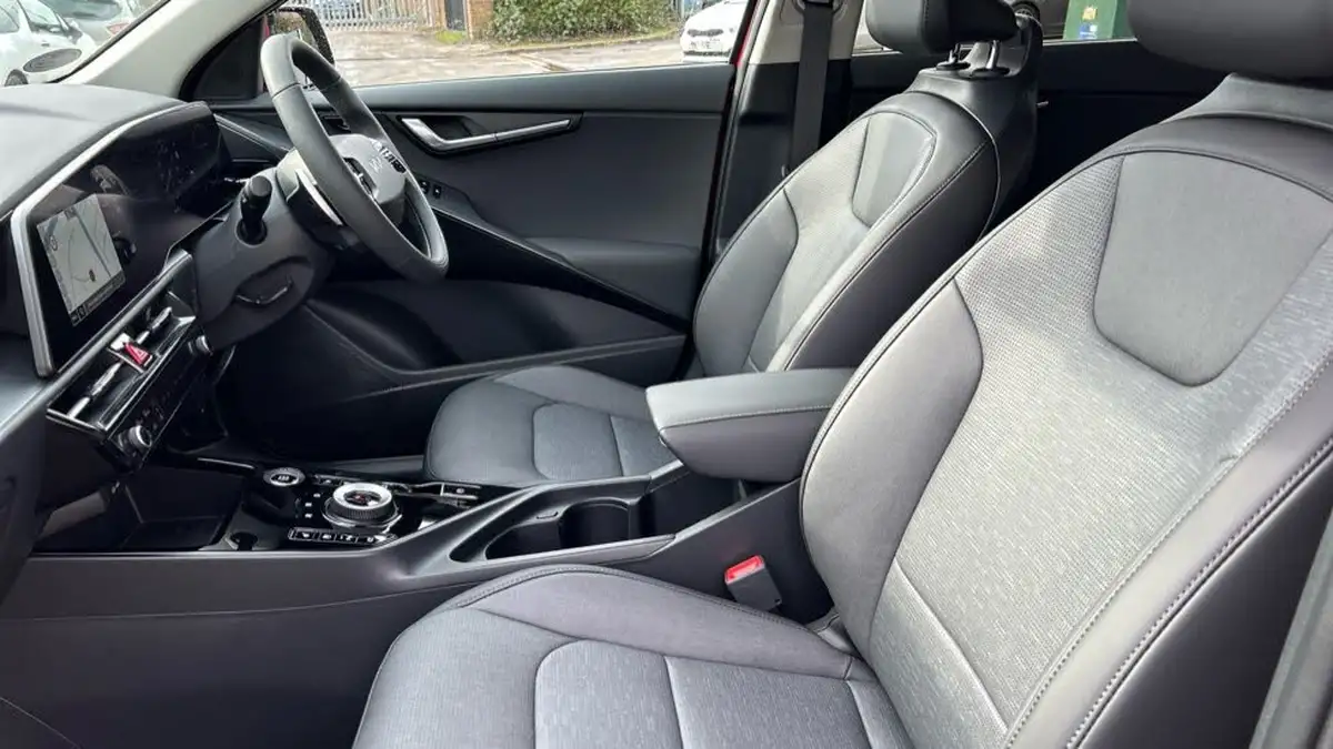 2025-kia-niro-16-gdi-4-127bhp-hev-132kwh-big-12