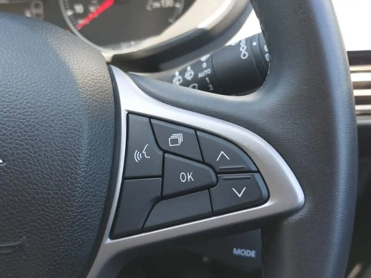 2024-dacia-sandero-stepway-10-tce-extreme-90bhp-big-15