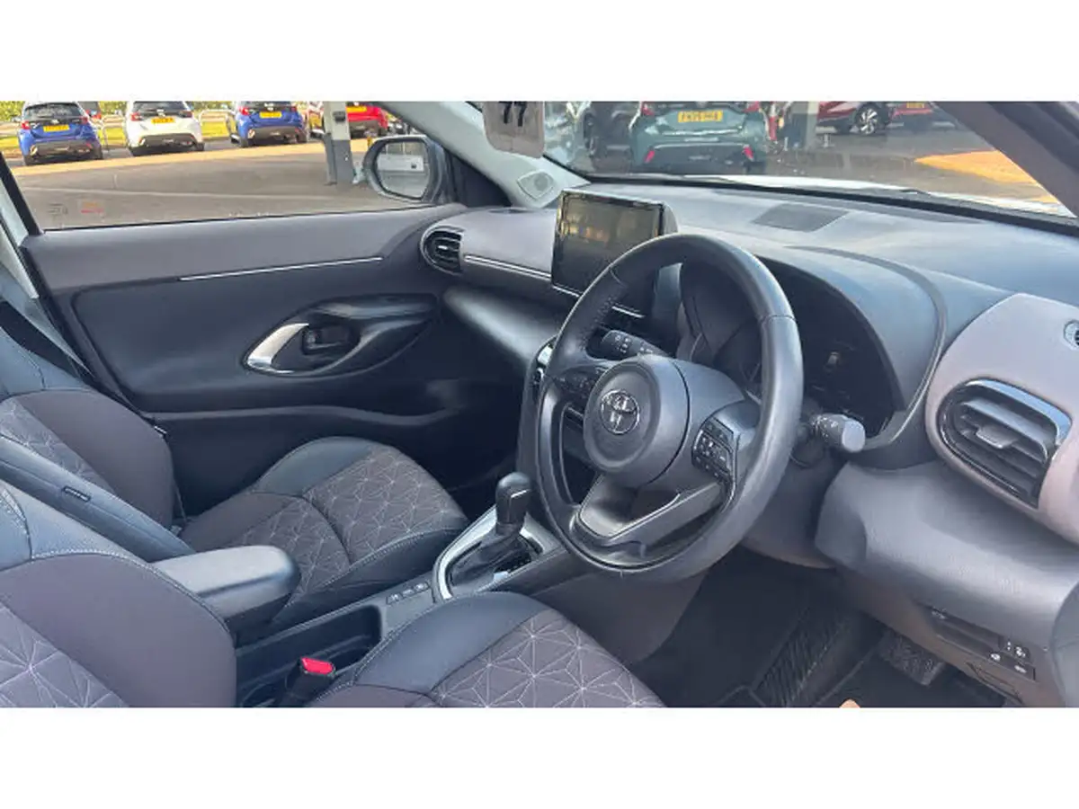 2024-toyota-yaris-cross-15-vvt-i-excel-awd-i-big-10