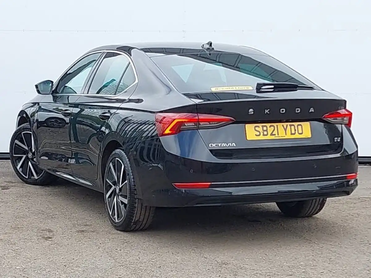 2021-skoda-octavia-14-tsi-se-l-hatchback-big-1