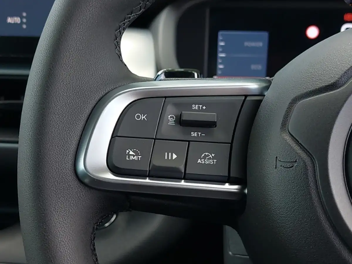 2025-jeep-avenger-12-gse-summit-big-16