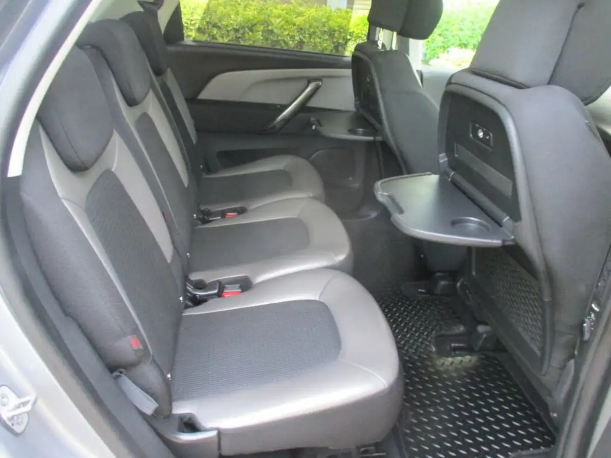 2018-citroen-c4-picasso-12-puretech-flair-big-22