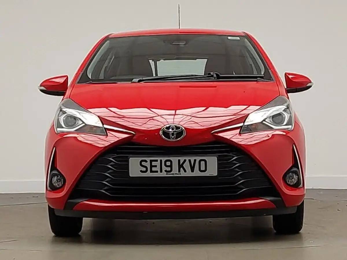 2019-toyota-yaris-15-vvt-i-icon-tech-111bhp-1496cc-big-11