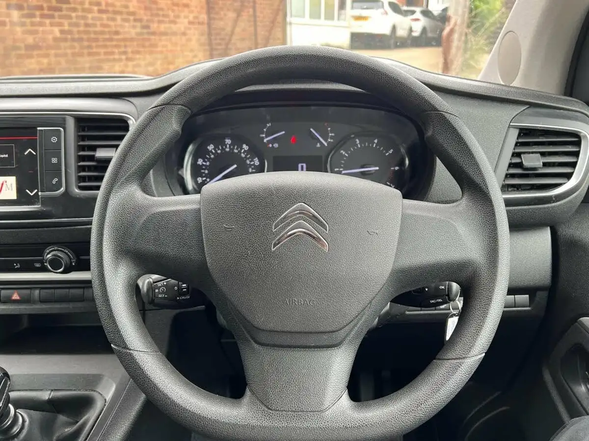 2019-citroen-spacetourer-15bluehdi-business-m-big-47