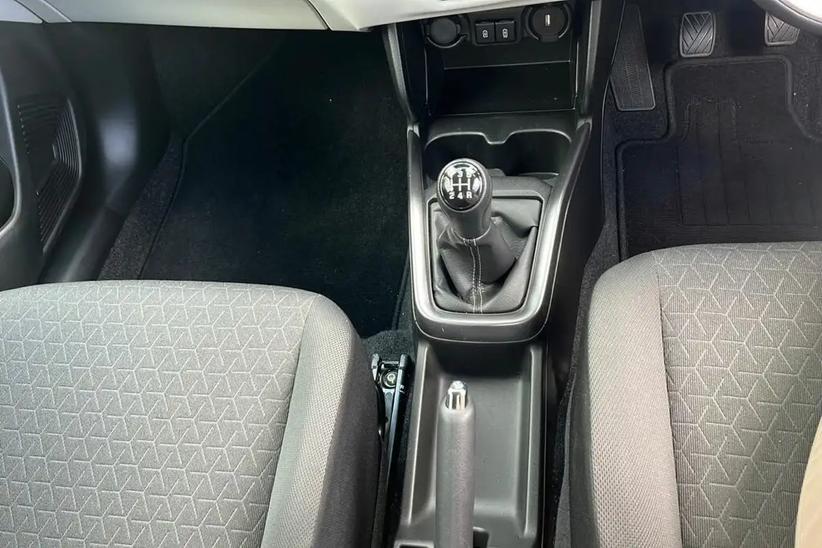 2024-suzuki-swift-12-ultra-big-25