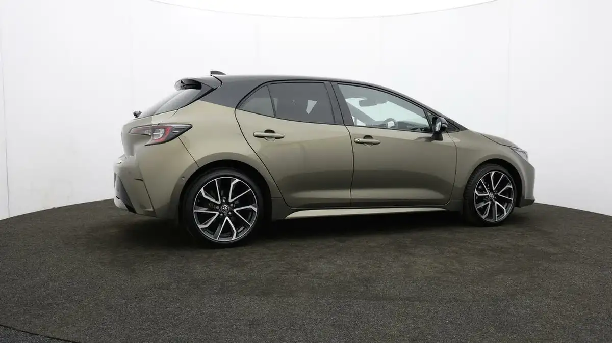 2022-toyota-corolla-18-vvt-i-excel-120bhp-trk-hatchback-big-34