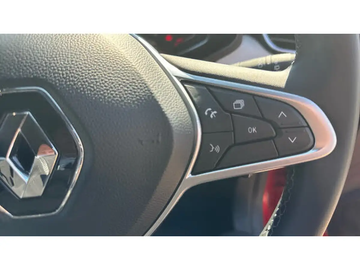2023-renault-clio-16-techno-big-32