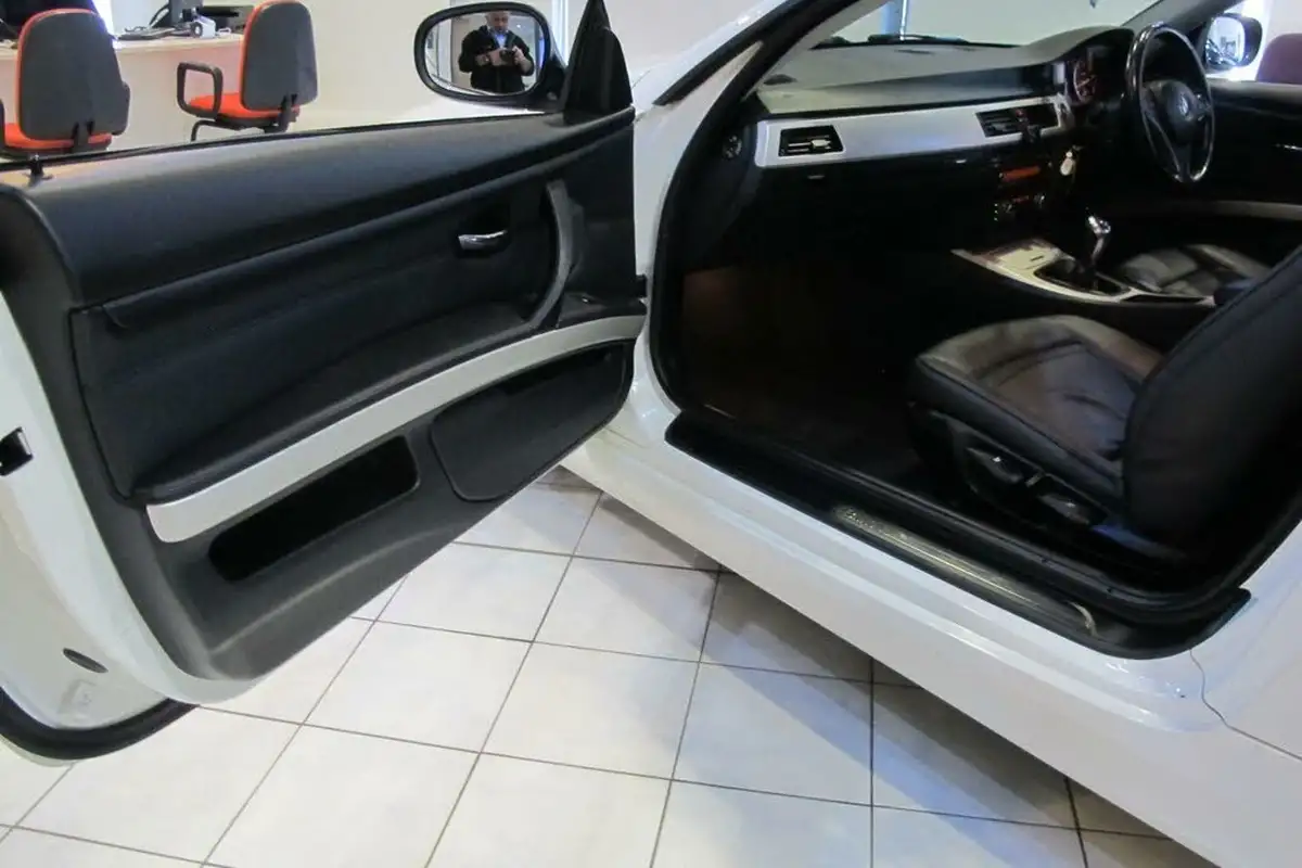 2011-bmw-3-series-20-320i-se-coupe-2d-1995cc-big-37