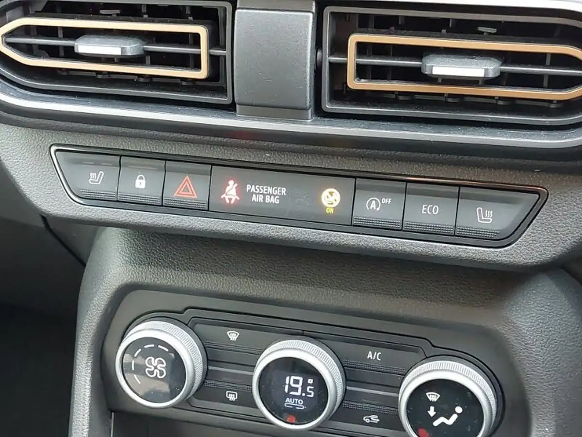 2024-dacia-sandero-stepway-10-tce-extreme-90bhp-big-17