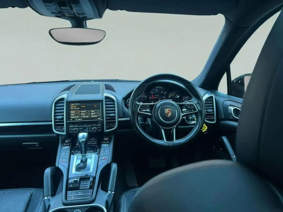 2014-porsche-cayenne-30td-big-14