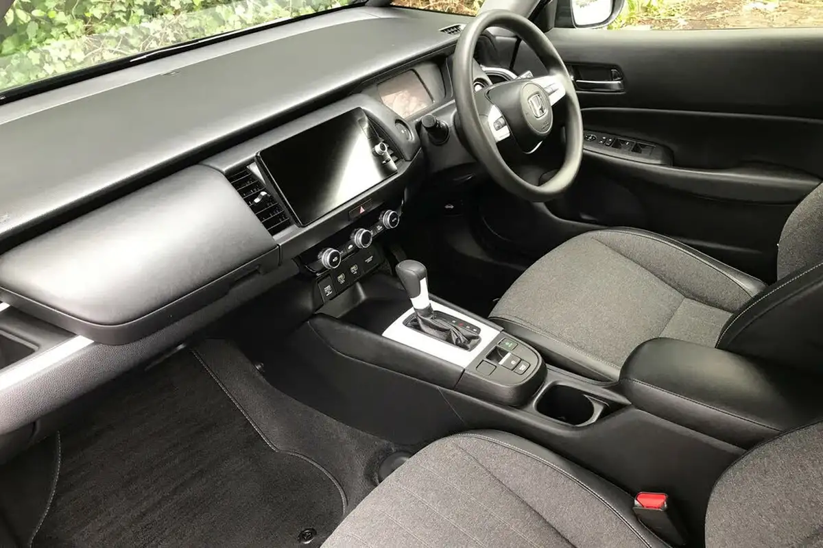 2021-honda-jazz-15-i-mmd-sr-109ps-big-1