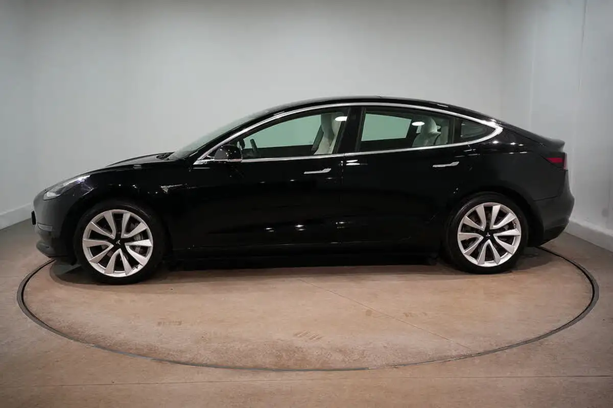 2020-tesla-model-3-e-standard-plus-big-7